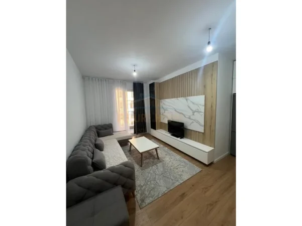 Tirane, jepet me qera apartament 1+1 Kati 2, 58 m² 400 € (Univers City, Tiranë. QTU)
