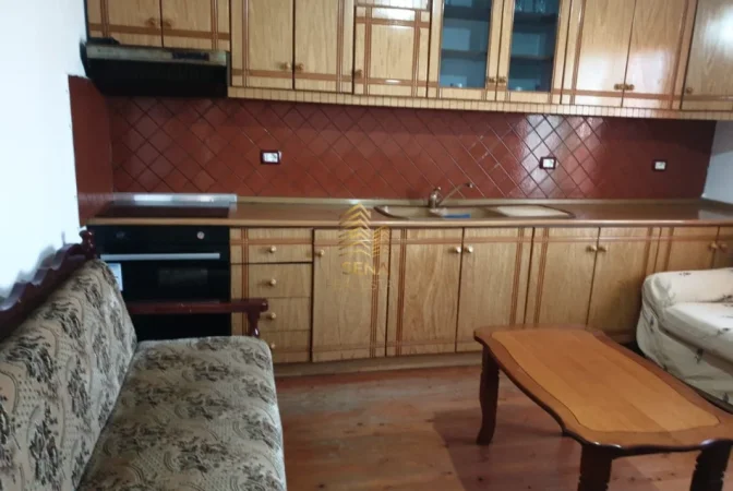 Tirane, jepet me qera apartament 2+1+Ballkon Kati 2, 80 m² 450 € (QSUT)