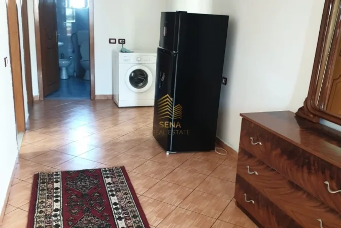 Tirane, jepet me qera apartament 2+1+Ballkon Kati 2, 80 m² 450 € (QSUT)
