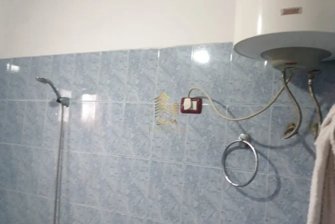 Tirane, jepet me qera apartament 2+1+Ballkon Kati 2, 80 m² 450 € (QSUT)