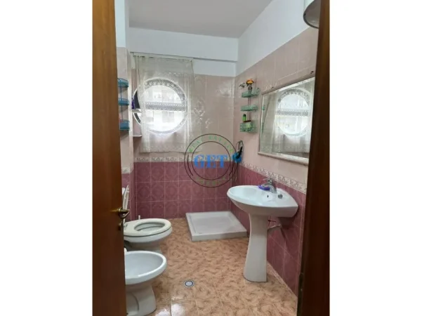 jepet me qera apartament 1+1 Kati 6, 60 m² 350 € (pranë Shkollës “Bajram Curri”)