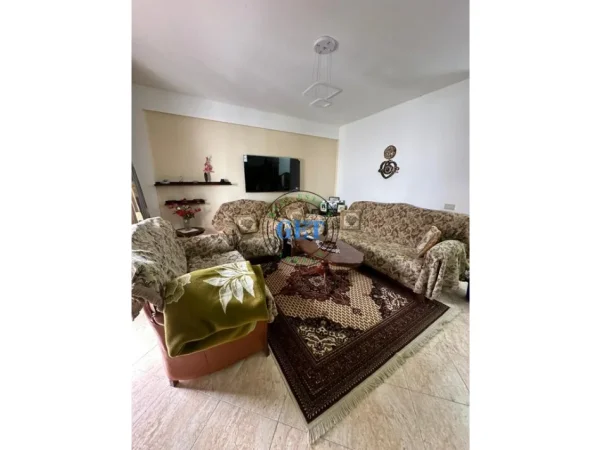 jepet me qera apartament 1+1 Kati 6, 60 m² 350 € (pranë Shkollës “Bajram Curri”)