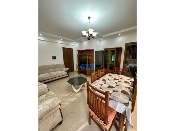 Durres, jepet me qera apartament 2+1 Kati 8, 80 m² 420 € (pranë Shkollës “Bajram Curri”)