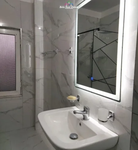 Tirane, jepet me qera apartament 1+1 Kati 5, 60 m² 500 € (Rruga Kristaq Capo)