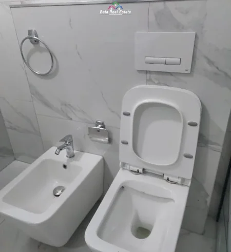 Tirane, jepet me qera apartament 1+1 Kati 5, 60 m² 500 € (Rruga Kristaq Capo)