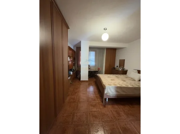Tirane, shitet apartament 2+1 Kati 2, 100 m² 235.000 € (ZOGU I ZI)