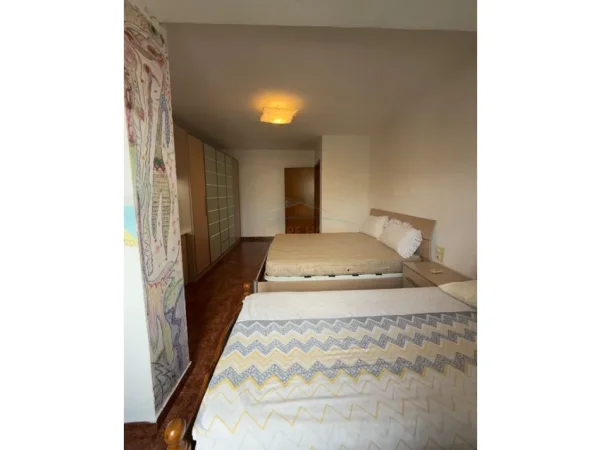 Tirane, shitet apartament 2+1 Kati 2, 100 m² 235.000 € (ZOGU I ZI)