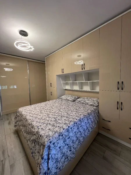 Tirane, jepet me qera apartament 2+1 Kati 3, 90 m² 800 € (rruga e elbasanit)