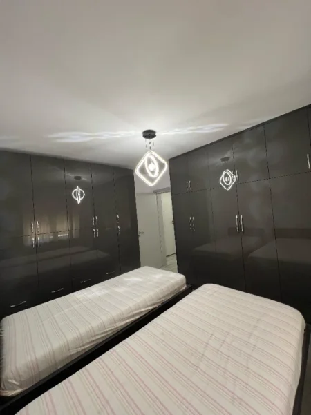 Tirane, jepet me qera apartament 2+1 Kati 3, 90 m² 800 € (rruga e elbasanit)