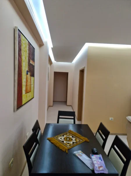 Tirane, jepet me qera apartament 2+1 Kati 5, 106 m² (rruga kosovareve)