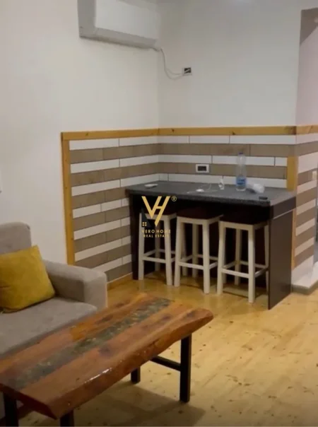 Tirane, jepet me qera apartament 2+1+Ballkon Kati 1, 75 m² 470 € (FARMACIA 10)