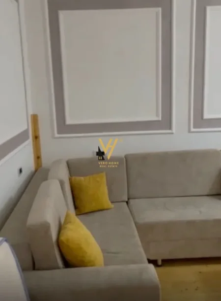 Tirane, jepet me qera apartament 2+1+Ballkon Kati 1, 75 m² 470 € (FARMACIA 10)