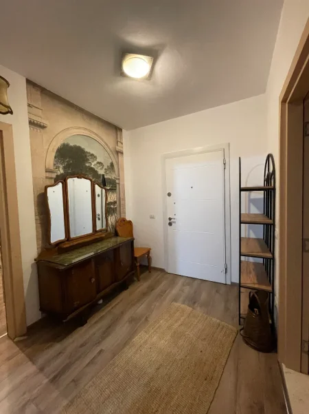 Tirane, jepet me qera apartament 2+1+Ballkon Kati 4, 80 m² 800 € (Rruga e kosovareve)