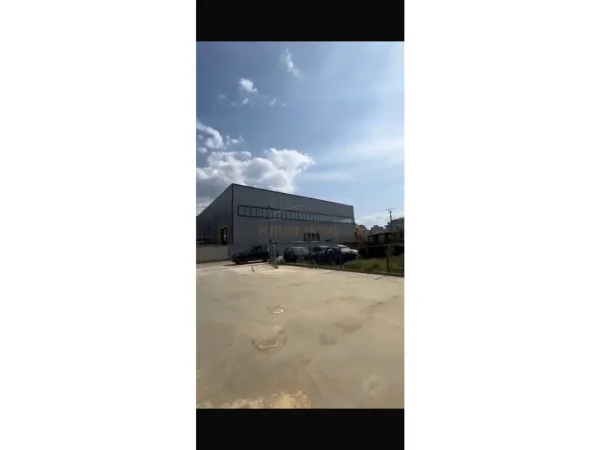 Tirane, jepet me qera ambjent biznesi Kati 0, 650 m² 1.800 € (TUFINE)