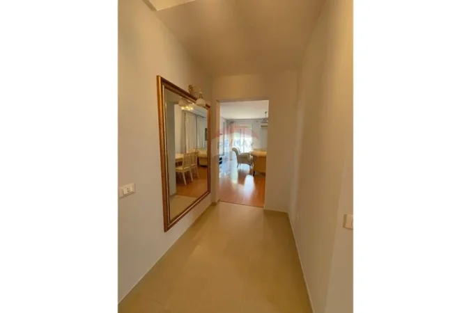 Tirane, jepet me qera apartament 2+1+Ballkon , 99 m² 600 € (Koder dielli 1)