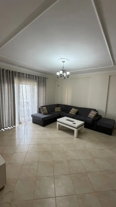 Tirane, jepet me qera apartament 2+1+Ballkon Kati 5, 500 € 