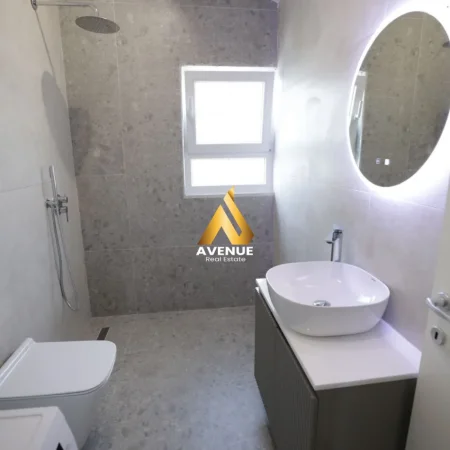 Tirane, jepet me qera apartament 2+1 Kati 3, 80 m² 690 € (Rruga Vangjush Miho)