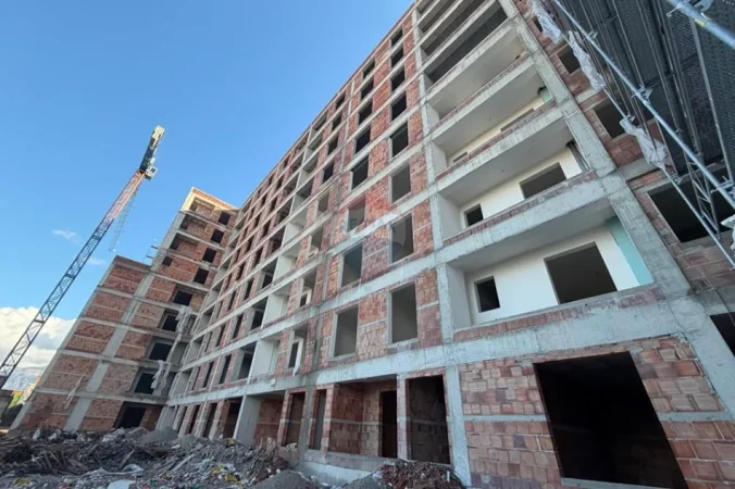 Tirane, shitet apartament 3+1+Ballkon Kati 5, 107 m² 98.000 € (Kamëz, tek Rrethi i Ullirit)