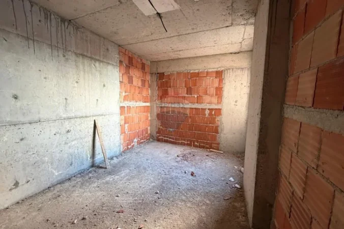 Tirane, shitet apartament 3+1+Ballkon Kati 5, 107 m² 98.000 € (Kamëz, tek Rrethi i Ullirit)