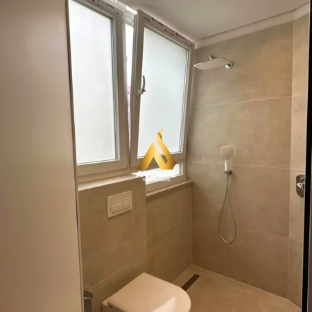 Tirane, jepet me qera apartament 2+1 Kati 3, 105 m² 850 € 