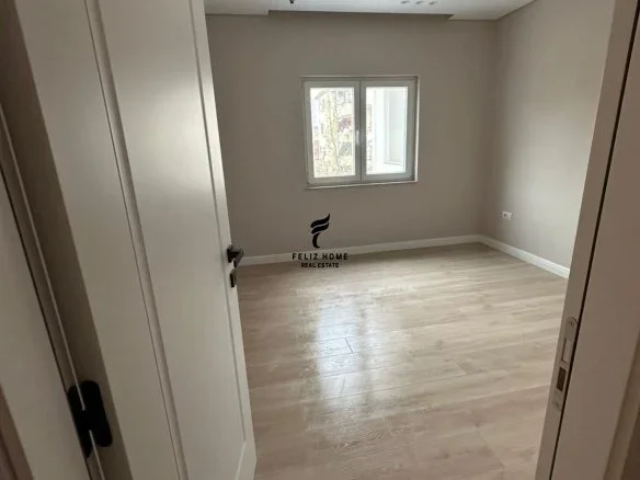 Tirane, jepet me qera zyre Kati 4, 105 m² 850 € (DON BOSKO)