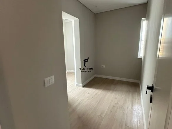 Tirane, jepet me qera zyre Kati 4, 105 m² 850 € (DON BOSKO)