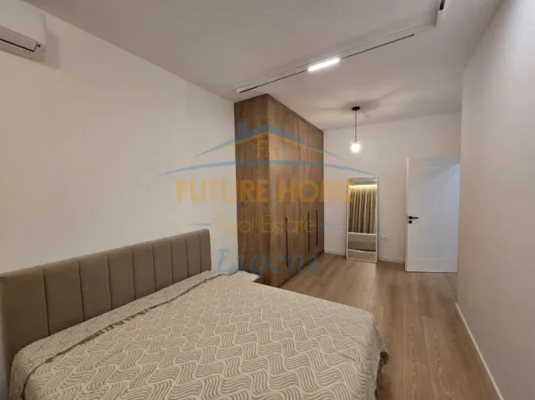 Tirane, jepet me qera apartament 2+1 Kati 3, 82 m² 1.500 € (QENDER)