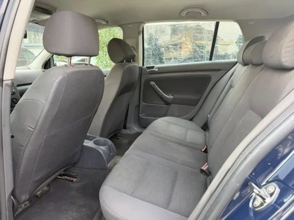 Fier, shes makine VW GOLF 5-1.9 DIESEL TDI-MANUAL-LETRAT PAGUARA -069 44 00 305 Nafte, blu e errët manuale Kondicioner 295.000 km 2.600 €