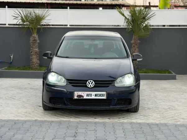 Fier, shes makine VW GOLF 5-1.9 DIESEL TDI-MANUAL-LETRAT PAGUARA -069 44 00 305 Nafte, blu e errët manuale Kondicioner 295.000 km 2.600 €