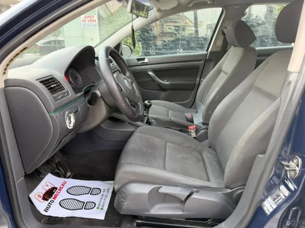 Fier, shes makine VW GOLF 5-1.9 DIESEL TDI-MANUAL-LETRAT PAGUARA -069 44 00 305 Nafte, blu e errët manuale Kondicioner 295.000 km 2.600 €