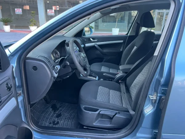 Fier, shes makine SKODA OCTAVIA-1.6 DIESEL TDI-2011-AUTOMATIK Nafte, blu automatik Klima 250.000 km 5.500 €