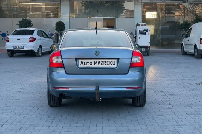 Fier, shes makine SKODA OCTAVIA-1.6 DIESEL TDI-2011-AUTOMATIK Nafte, blu automatik Klima 250.000 km 5.500 €