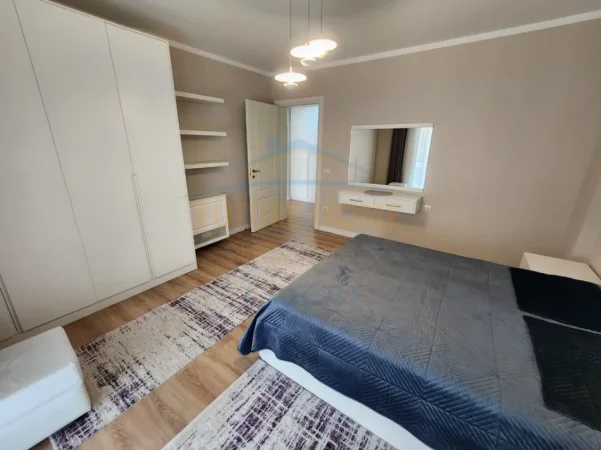 Tirane, jepet me qera apartament 2+1 Kati 6, 131 m² 1.500 € (Rruga e Kosovarëve)