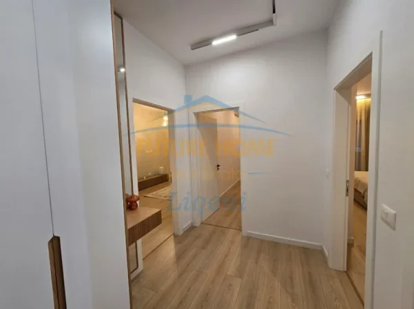 Tirane, jepet me qera apartament 2+1+Ballkon Kati 3, 82 m² 1.500 € (Qender)