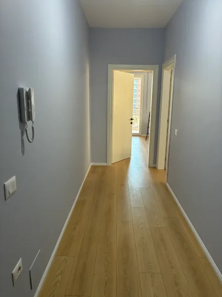 Tirane, jepet me qera apartament 2+1+Ballkon Kati 4, 91 m² 400 € (Rruga Berisha, Kamez)