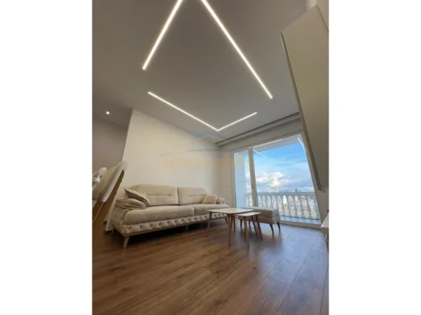 Tirane, jepet me qera apartament 2+1+Ballkon Kati 6, 106 m² 550 € (Paskuqan)