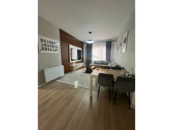 Tirane, shitet apartament 2+1+Ballkon Kati 4, 112 m² 230.000 € (Yzberisht)