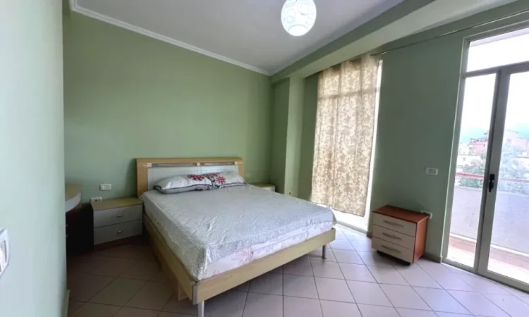 Tirane, jepet me qera apartament 1+1+Ballkon Kati 5, 62 m² 500 mije leke(Rr. Mihal Duri perballe Amb. Jugosllave)