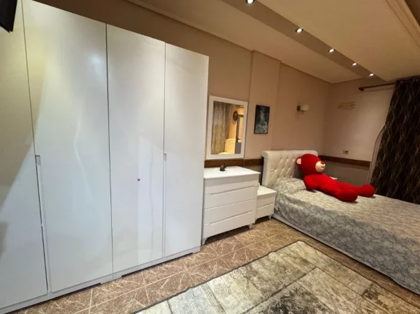 Vlore, jepet me qera Vile 1+1 Kati 1, 263 € 