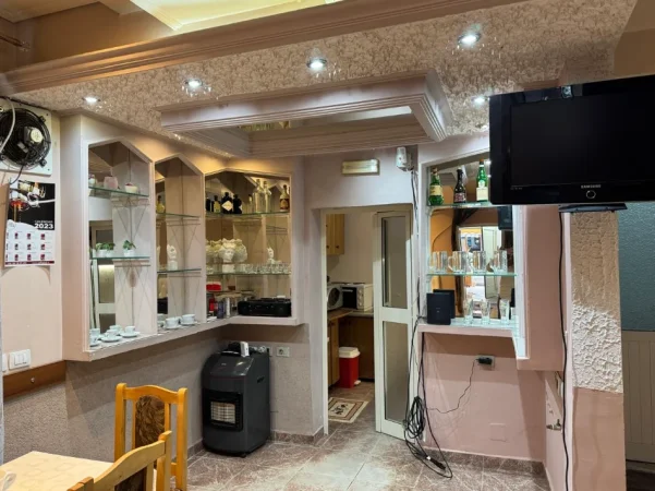 Vlore, jepet me qera Vile 1+1 Kati 1, 263 € 