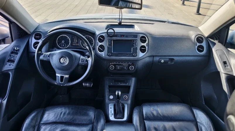 Tirane, shes SUV Volkswagen Tiguan 2014 Automatik Nafte, gri metalizato automatik Klima 214.000 km 8.900 €