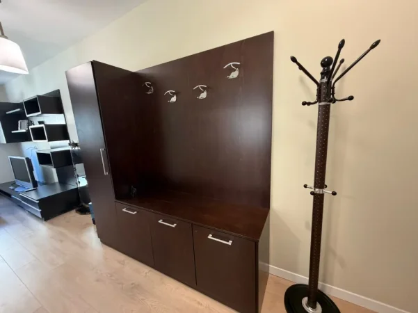 Tirane, jepet me qera apartament 1+1 Kati 5, 54 m² 500 € (Rr. Myslym Shyri)