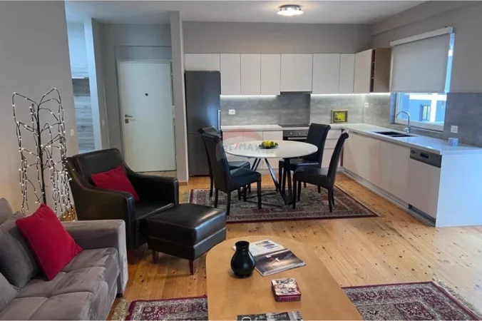 Tirane, jepet me qera apartament+verande | Penthouse , 180 m² 1.300 € (Kopshti Zoologjik)