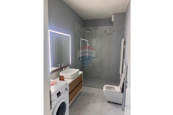 Tirane, jepet me qera apartament+verande | Penthouse , 180 m² 1.300 € (Kopshti Zoologjik)