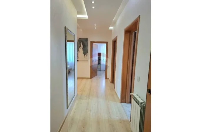 Tirane, jepet me qera apartament , 78 m² 1.100 € (Rruga Sami Frashëri)