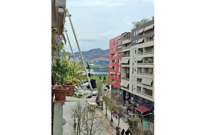 Tirane, jepet me qera apartament , 78 m² 1.100 € (Rruga Sami Frashëri)