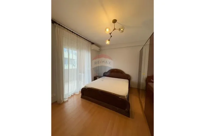 Tirane, jepet me qera apartament , 100 m² 600 € 