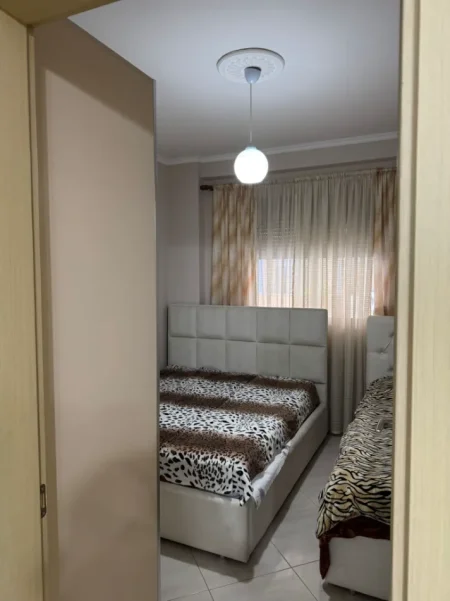 Tirane, shitet apartament 2+1+Ballkon Kati 1, 119 m² 160.000 € (Babrru, në Rrugën Azem Galica)