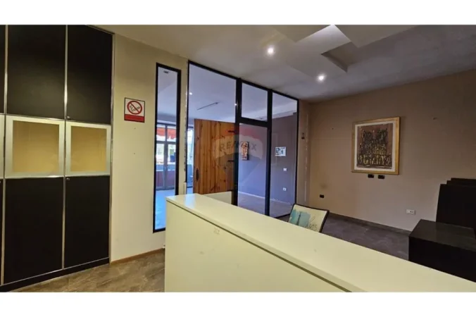 Tirane, jepet me qera , 135 m² 1.700 € 