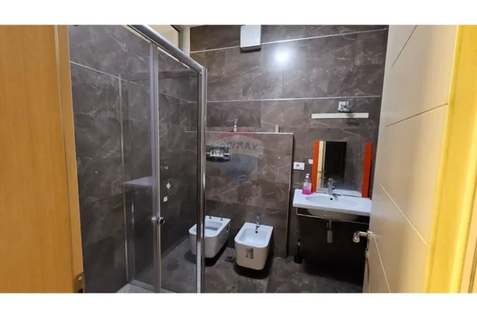 Tirane, jepet me qera , 135 m² 1.700 € 